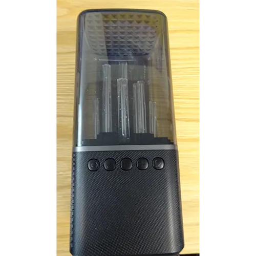Haut-parleur sans fil avec lumières. Produit vendu en ligne, notamment via eurogiant.ie.
