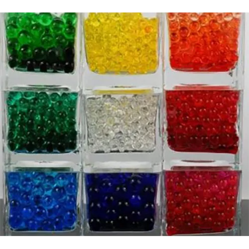 Perles d'eau multicolores, qui poussent lorsqu'elles sont immergées dans l'eau. Produit vendu en ligne, notamment via eBay (identifiant unique du produit: 221801205449).