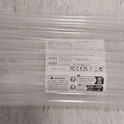Chaîne d'éclairage avec huit tubes de lumières LED. Produit vendu en ligne, notamment via AliExpress (identifiant unique du produit: 1005007165911215).