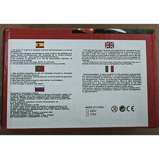 Chaîne d'éclairage contenant des sources lumineuses LED non remplaçables. Le produit comprend un dispositif pour changer les modes d'éclairage.