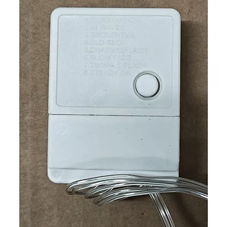 Chaîne d'éclairage destinée à l'interconnexion, qui contient des lumières LED non remplaçables et un dispositif de changement de mode d'éclairage.