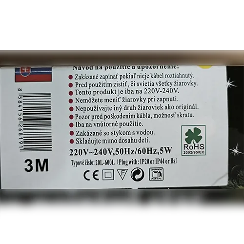 Chaîne d'éclairage destinée à l'interconnexion, contenant des sources lumineuses LED non remplaçables, avec un dispositif permettant de changer de mode d'éclairage.