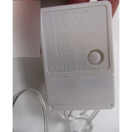Chaîne d'éclairage. Produit vendu en ligne, notamment via AliExpress (identifiant unique du produit: 1005004381712135-12000028982264117).
