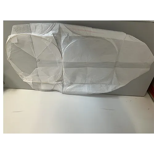 Lanterne de ciel blanc. Le carburant pour la flamme chauffant l'air peut être un solide, un liquide ou un gaz. Dimensions : 60 × 37 × 37 cm. Produit vendu en ligne, notamment via kaufland.de et manomano.de.