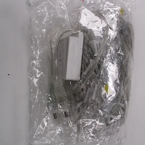 Chaîne d'éclairage avec la description de vente: 3x2 grands rideaux lumineux - blanc chaud. Produit vendu en ligne, notamment via AliExpress (identifiants uniques du produit: 1005005492407907, 12000033434560208).