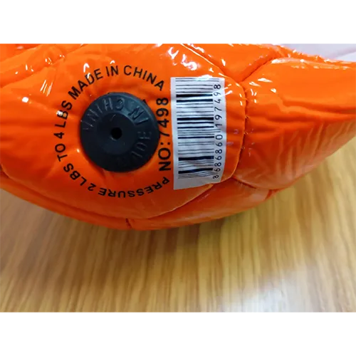 Boule en plastique, disponible en différentes couleurs, avec soupape de gonflage.