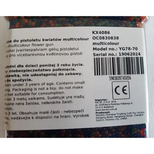 Perles d'eau multicolores, qui poussent lorsqu'elles sont immergées dans l'eau, destinées à être utilisées comme balles dans un pistolet.