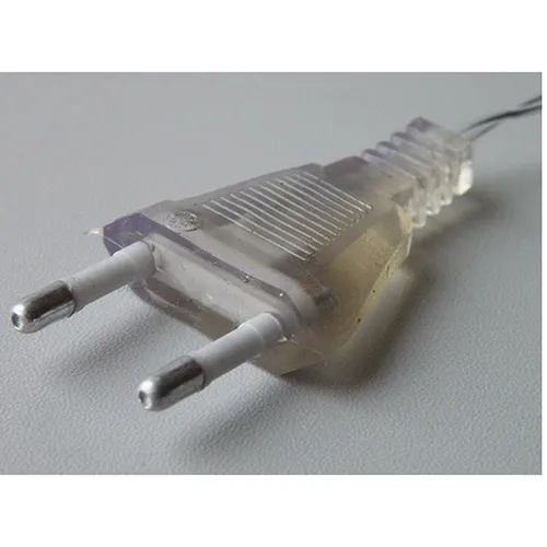 Chaîne d'éclairage LED de Noël à alimentation principale en forme d'étoile à cinq branches, équipée d'un boîtier de commande blanc à 8 fonctions et d'une prise de connexion série. Données techniques: 220 V.