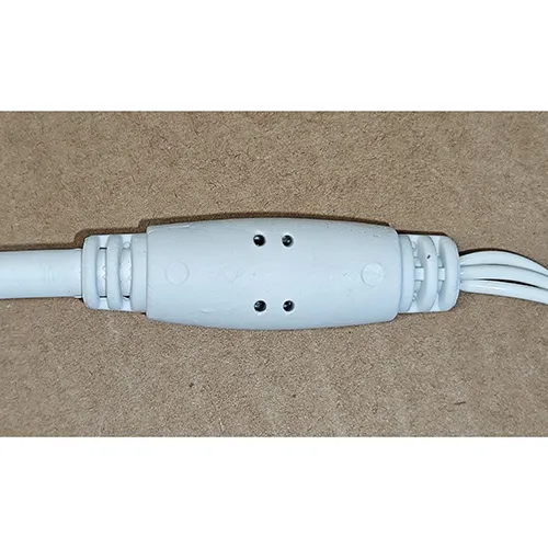 Chaîne d'éclairage, destinée à l'interconnexion, contenant 100 sources lumineuses LED non remplaçables.