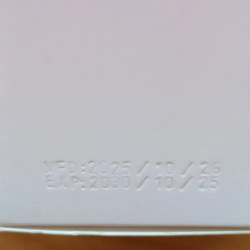 Eau de parfum, 30 ml. Date de fabrication: 26.10.2025. Date d'expiration: 25.10.2030.