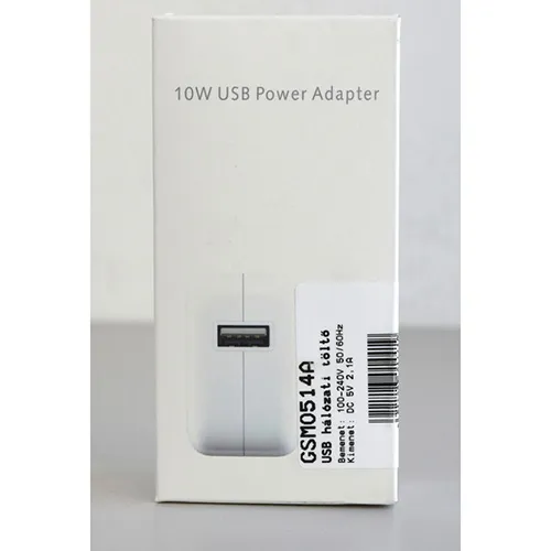 Chargeur de batterie blanc avec un port USB-A et un câble Micro-USB. Entrée : 100-240V, 50-60Hz. Réalisation : 5.1V, 2.1A.