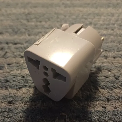 Travel Adapter for EU - Adaptateur de voyage