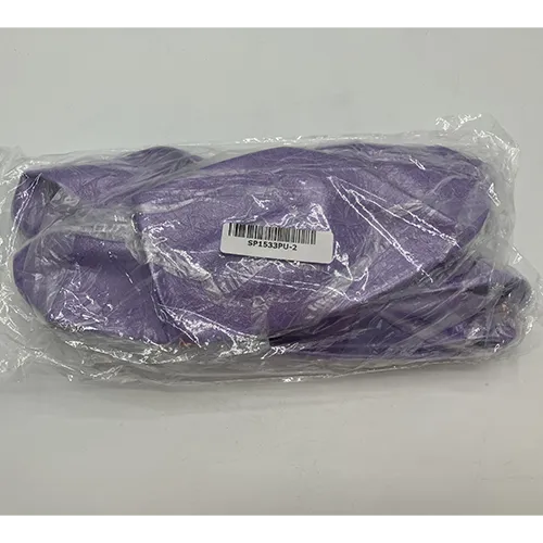 Balle de yoga violette en PVC souple.
